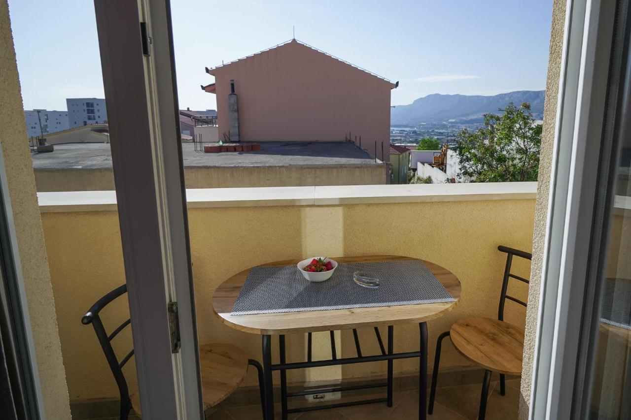 Ferienwohnung Studio Apartman M&F Split Exterior foto