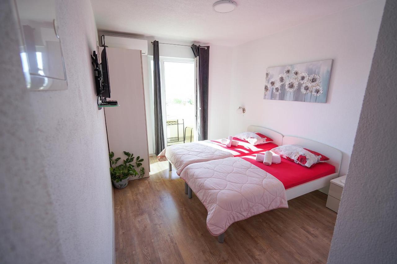 Ferienwohnung Studio Apartman M&F Split Exterior foto
